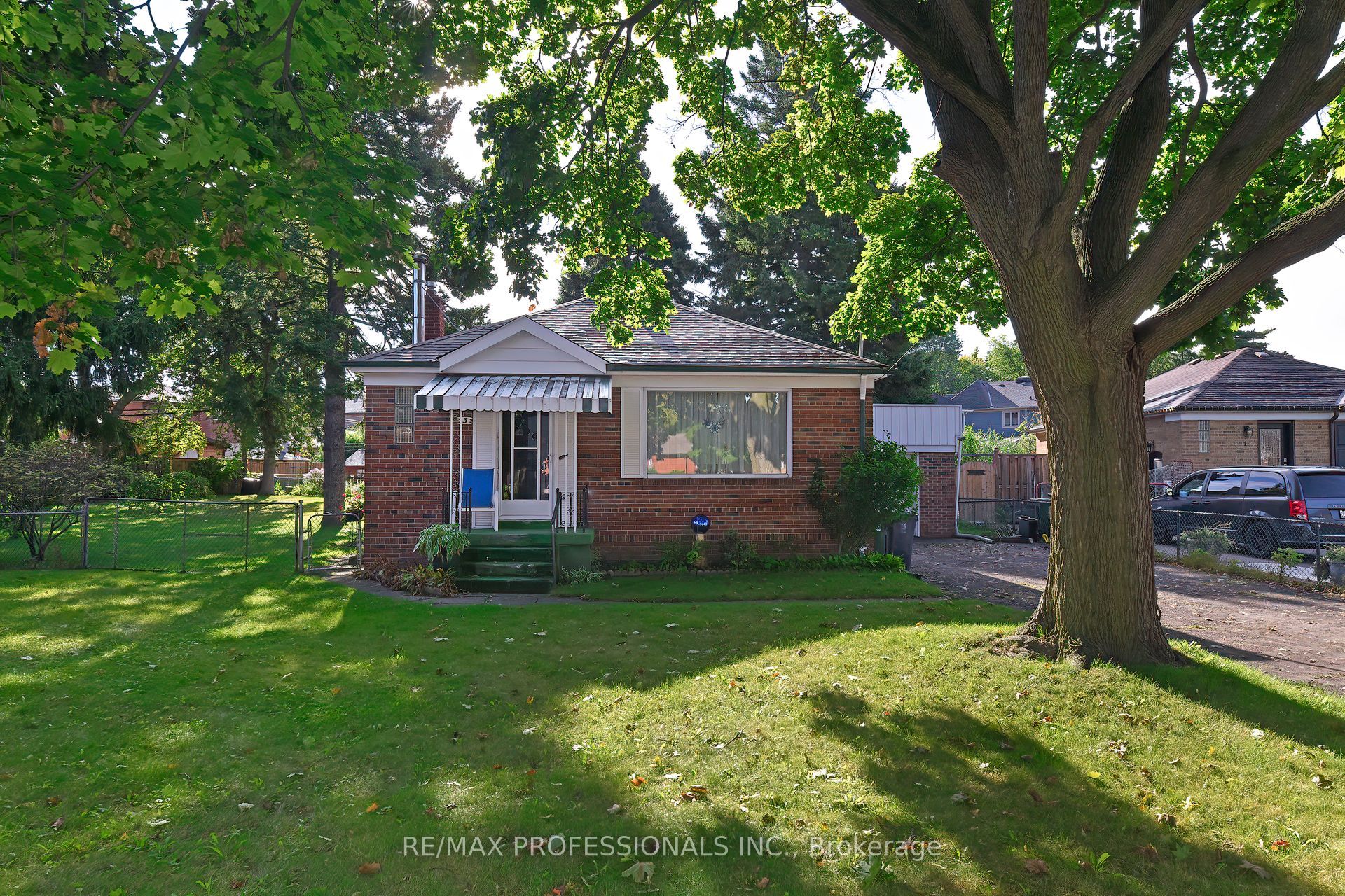 3 Sunset Avenue