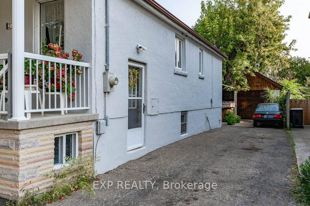 27 Stock Avenue
