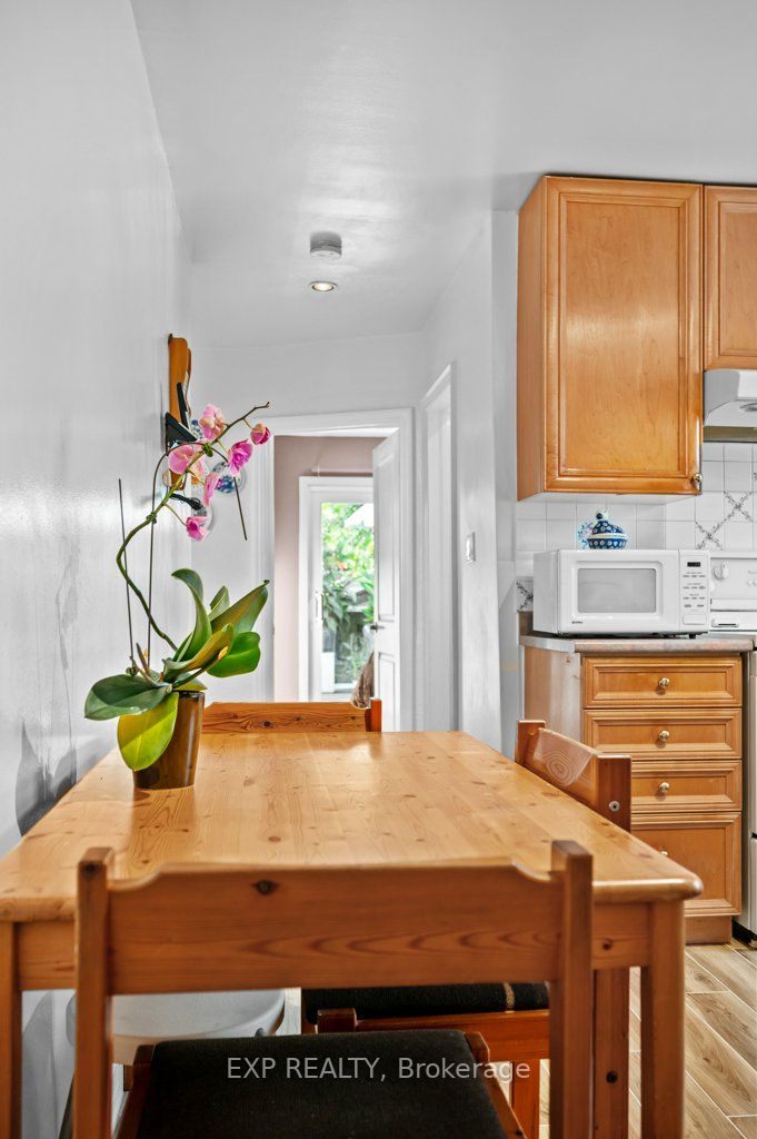 27 Stock Avenue