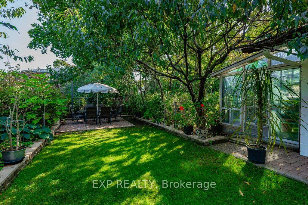 27 Stock Avenue