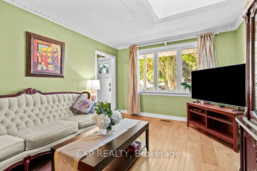 27 Stock Avenue