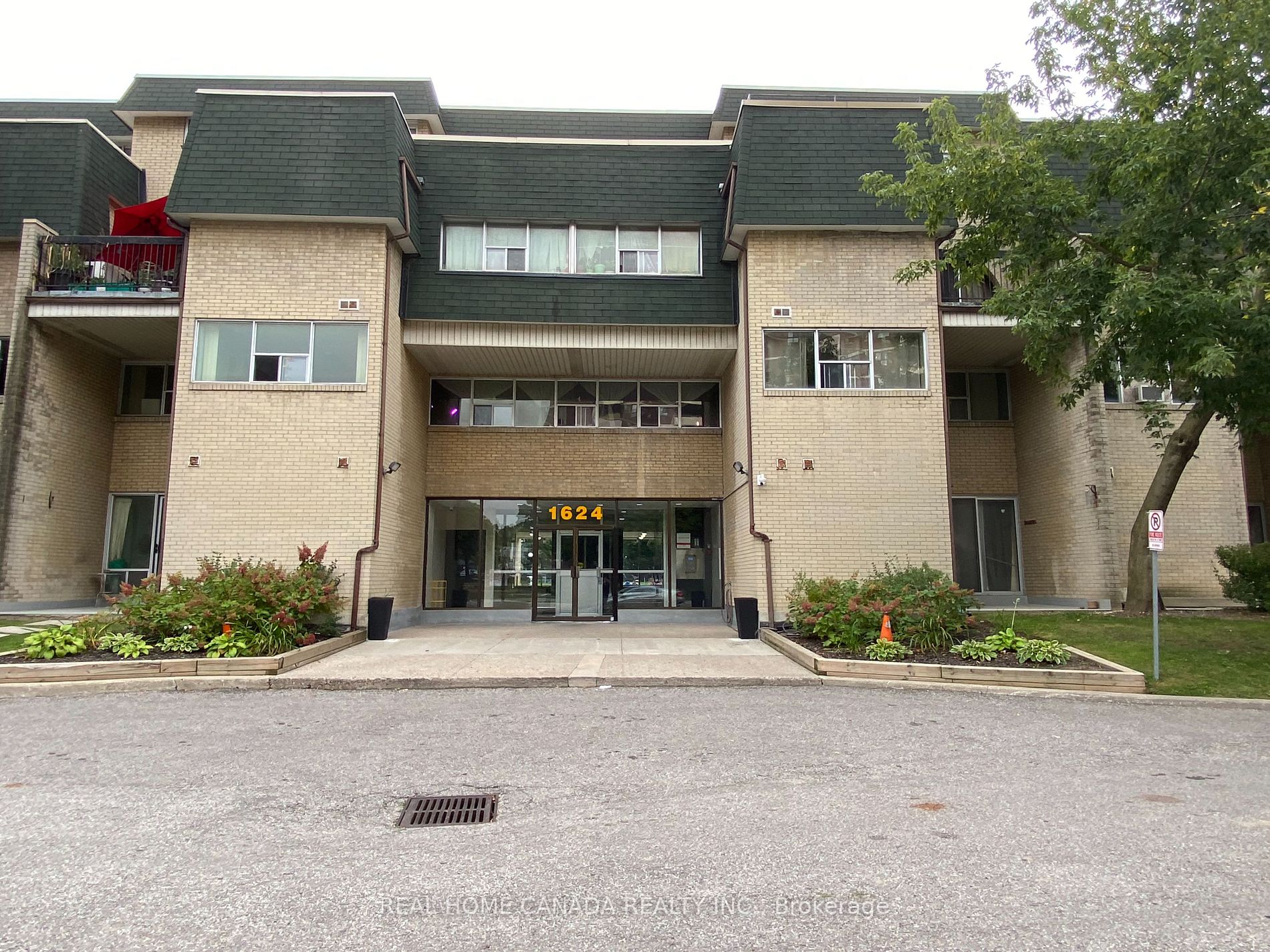 1624 Bloor Street, #57