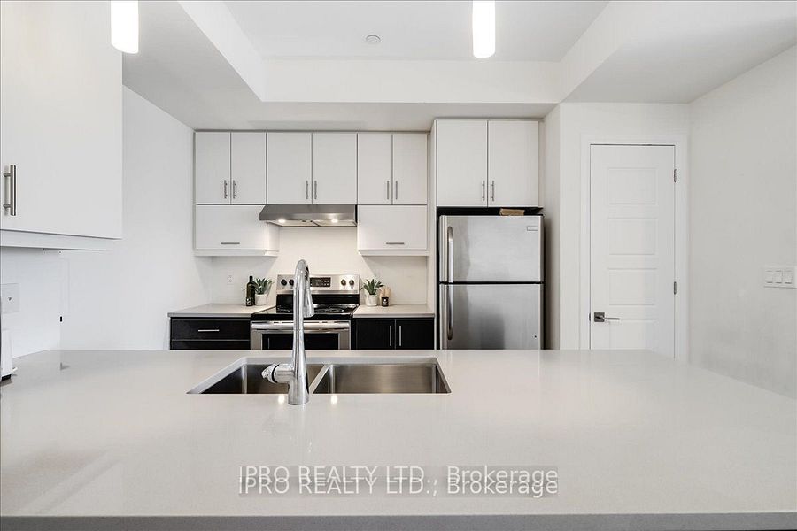 3028 Creekshore Common, #111