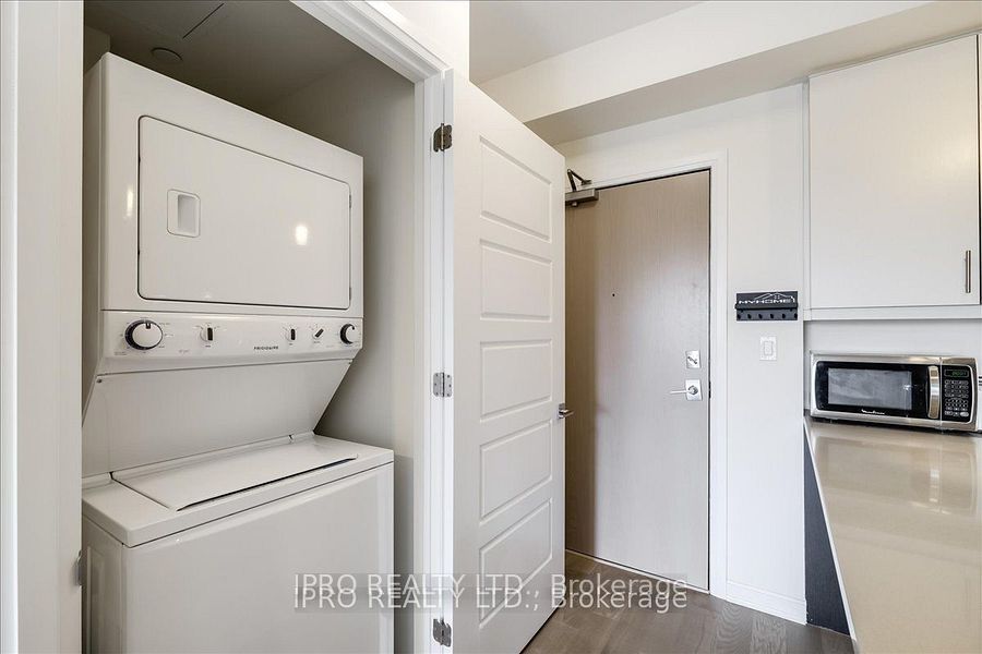 3028 Creekshore Common, #111