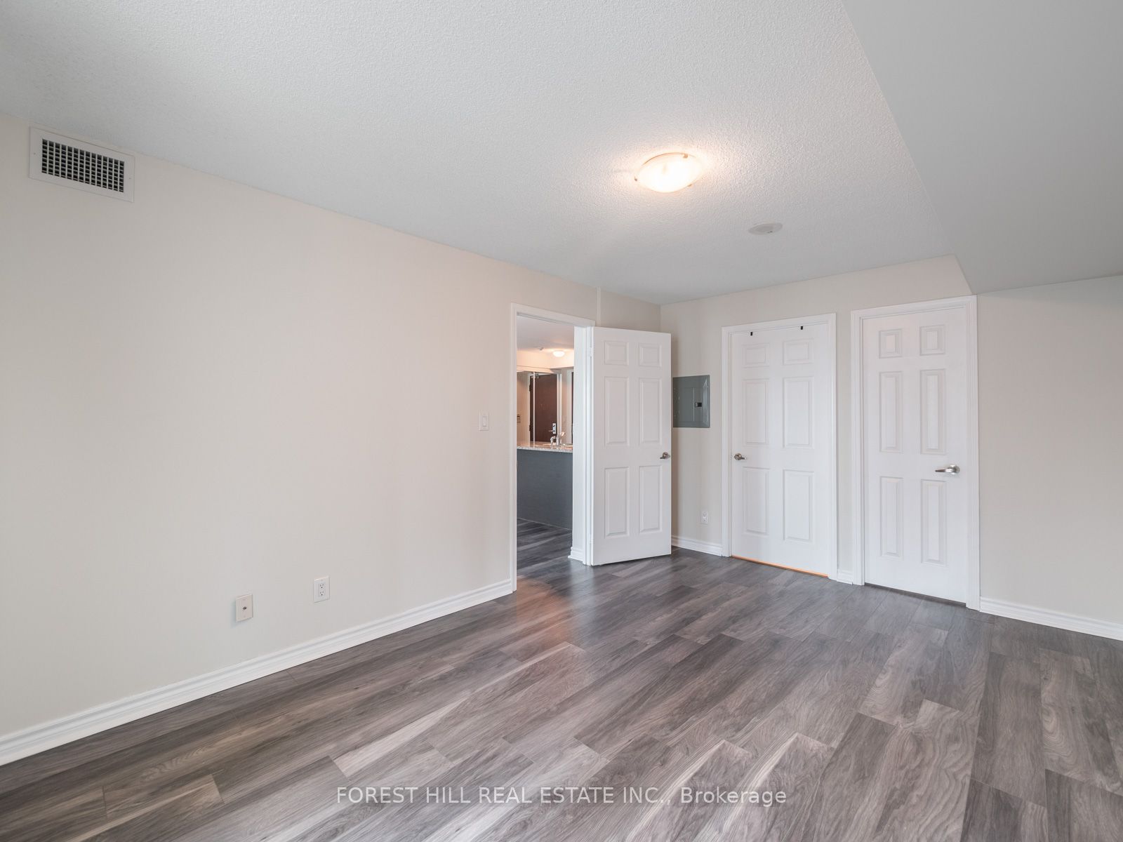 335 Rathburn Road W #1510