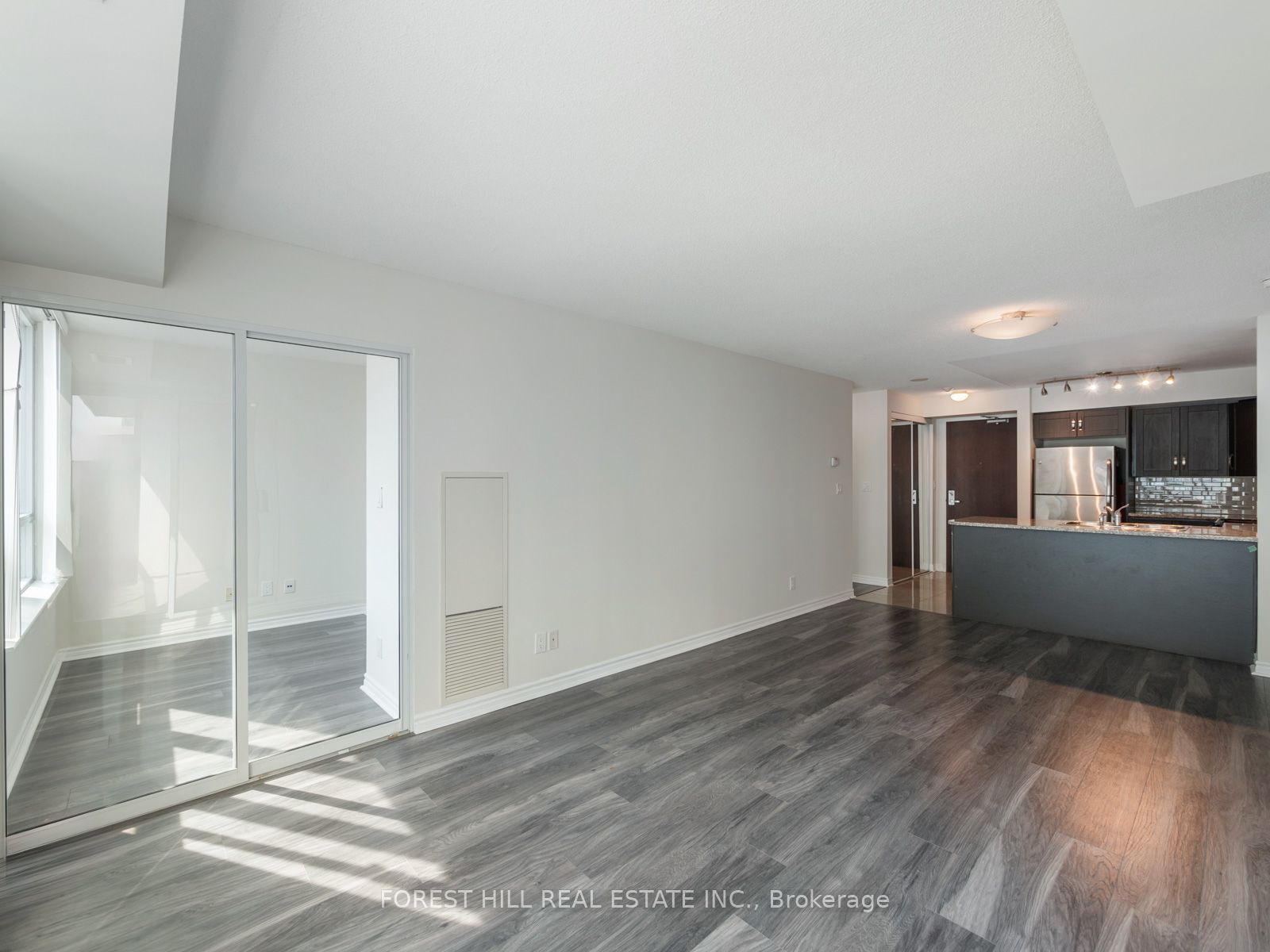 335 Rathburn Road W #1510