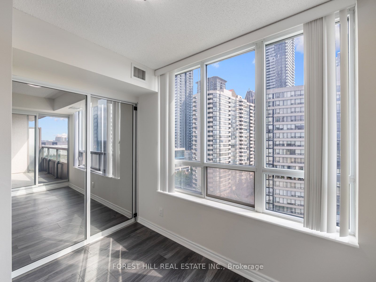 335 Rathburn Road W #1510