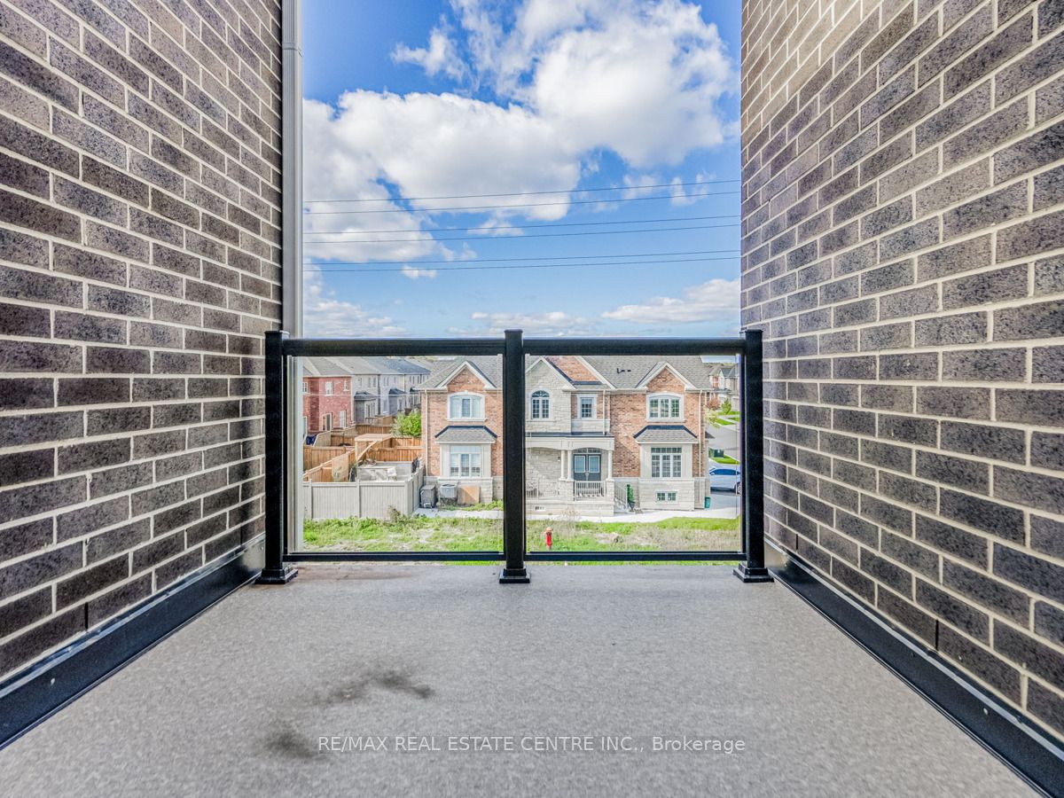 128 Burnhamthorpe Road E