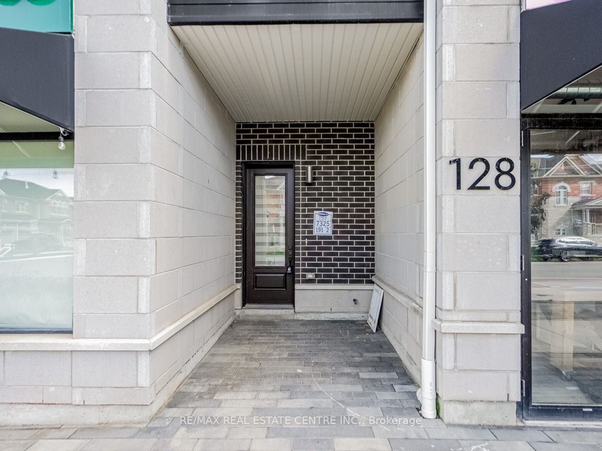 128 Burnhamthorpe Road E