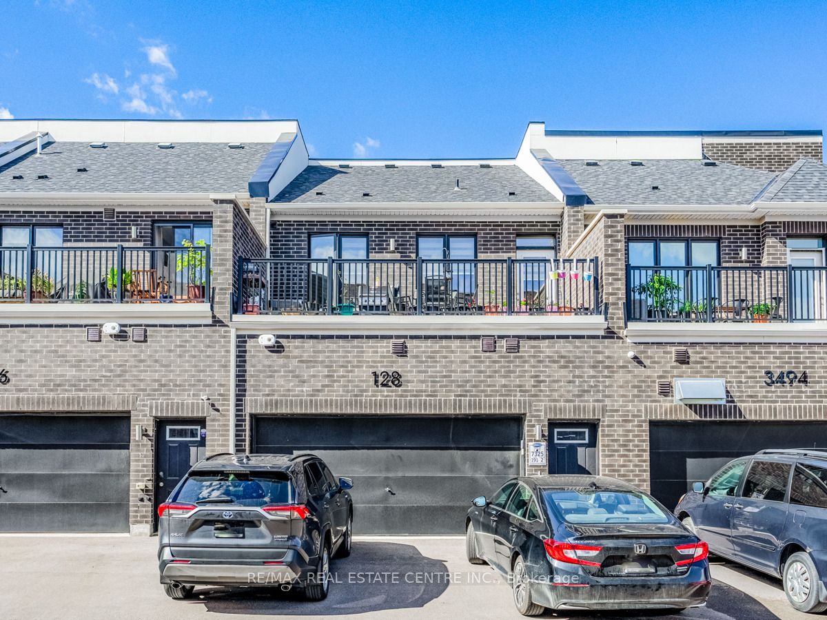 128 Burnhamthorpe Road E