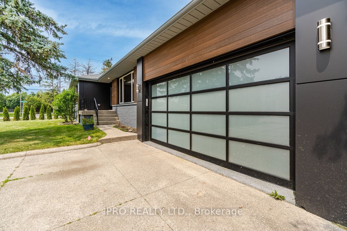295 Sandwell Drive