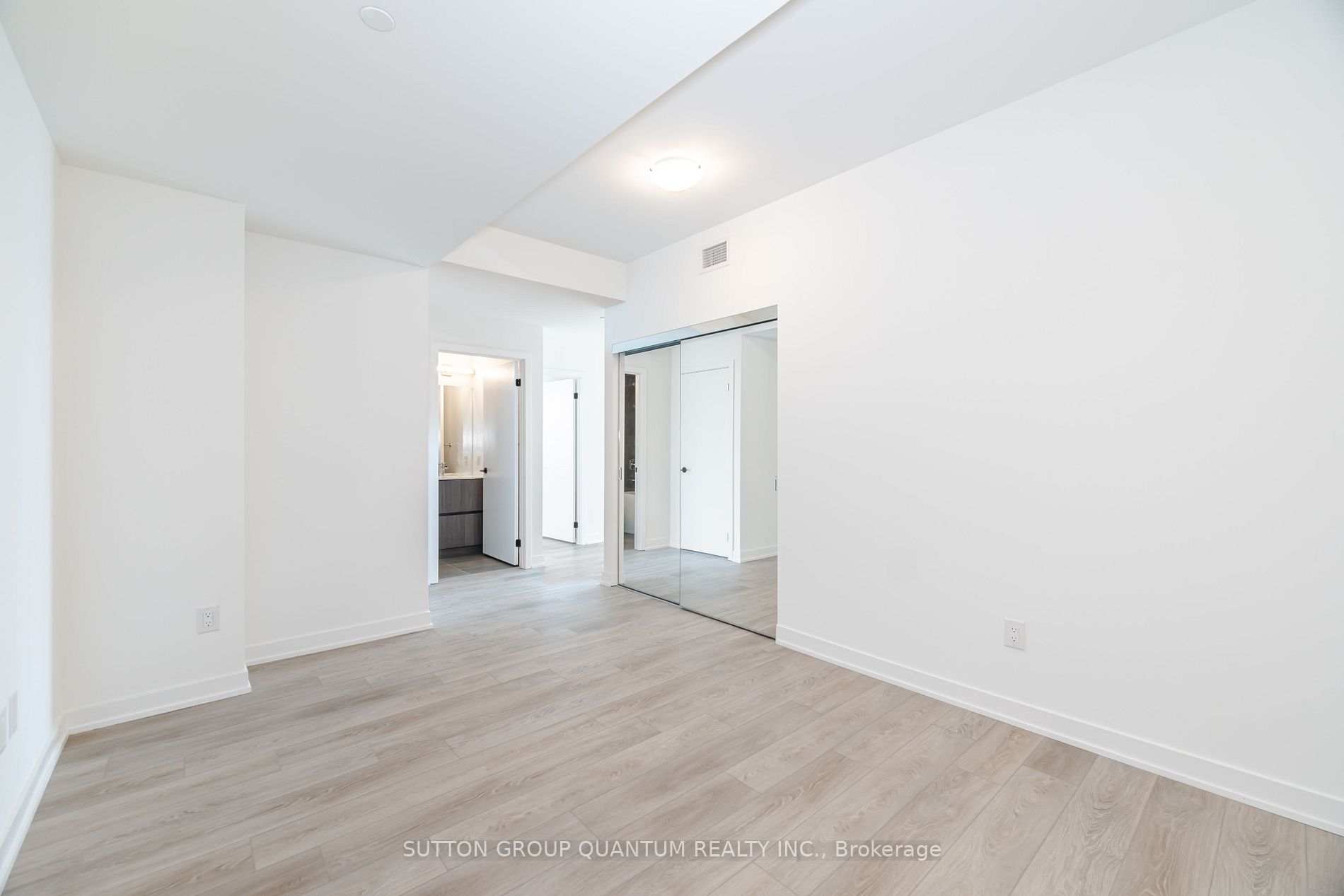220 Missinnihe Way, #1305