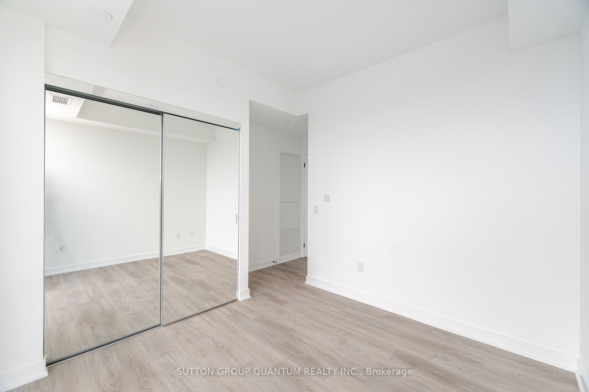 220 Missinnihe Way, #1305