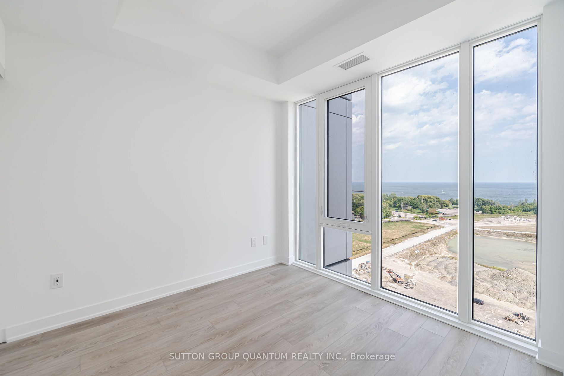 220 Missinnihe Way, #1307