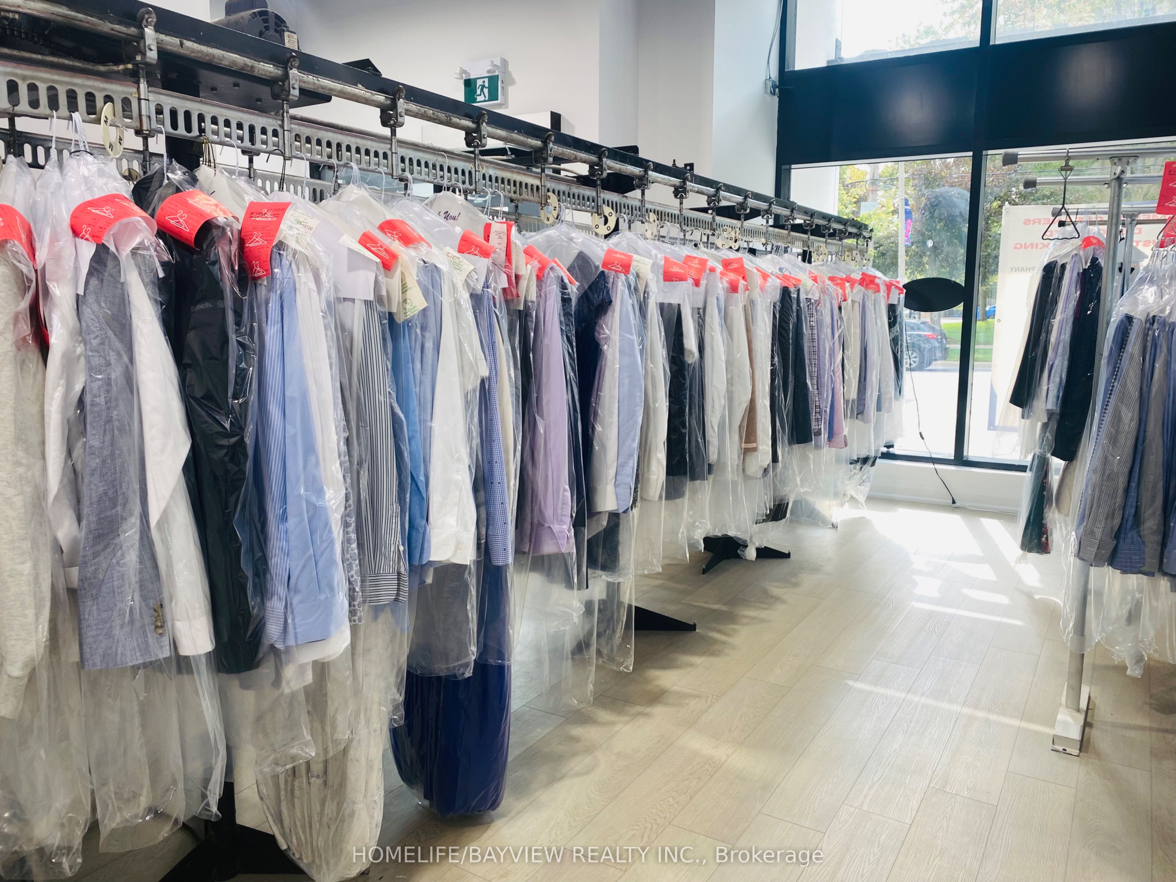 1185 Dundas Street E