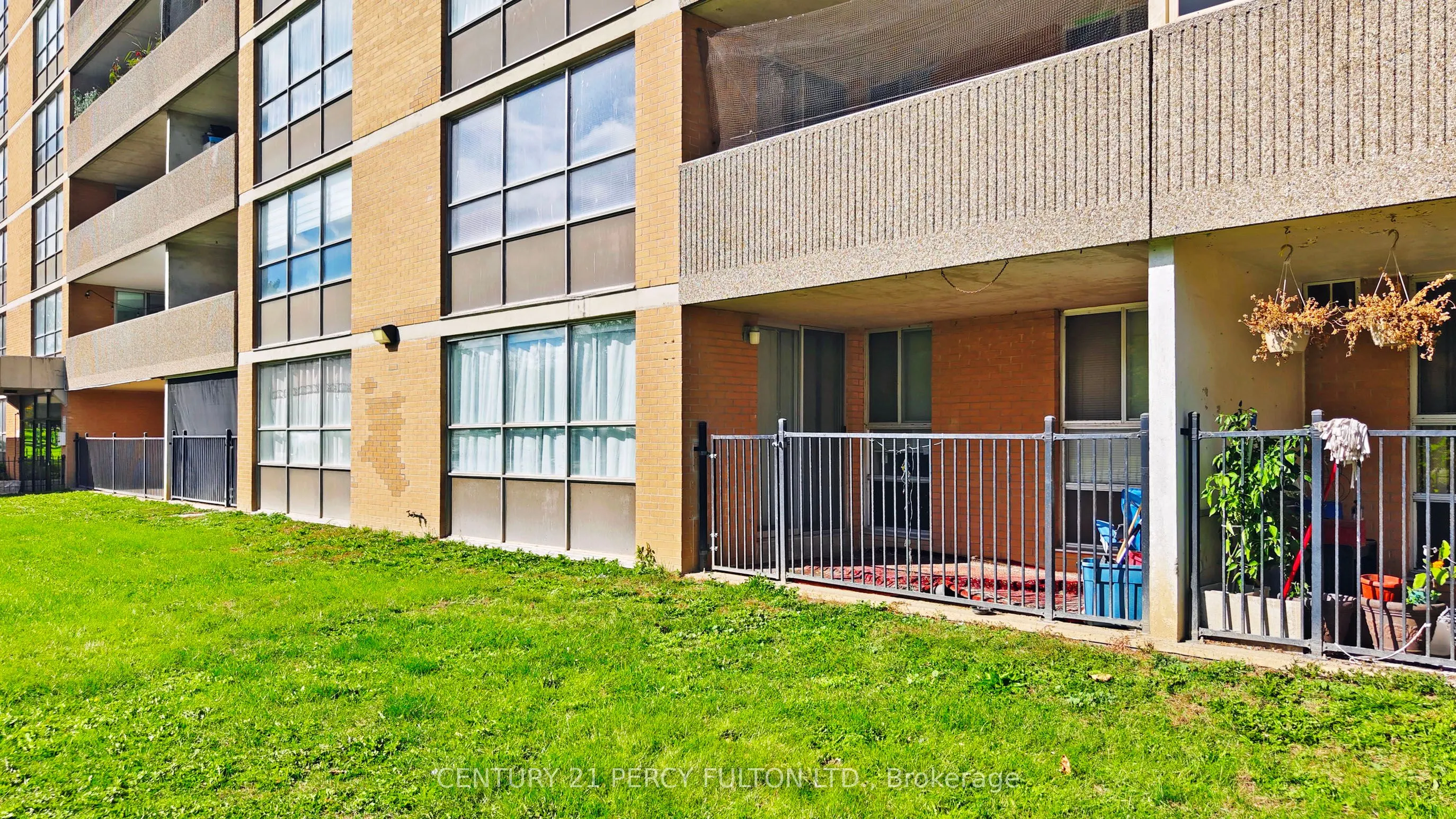 40 Panorama Court, #106