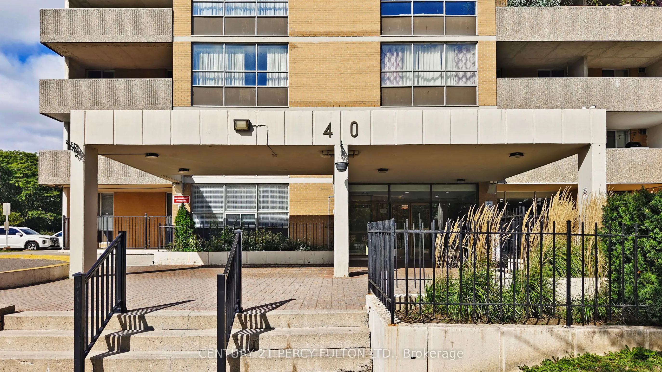 40 Panorama Court, #106