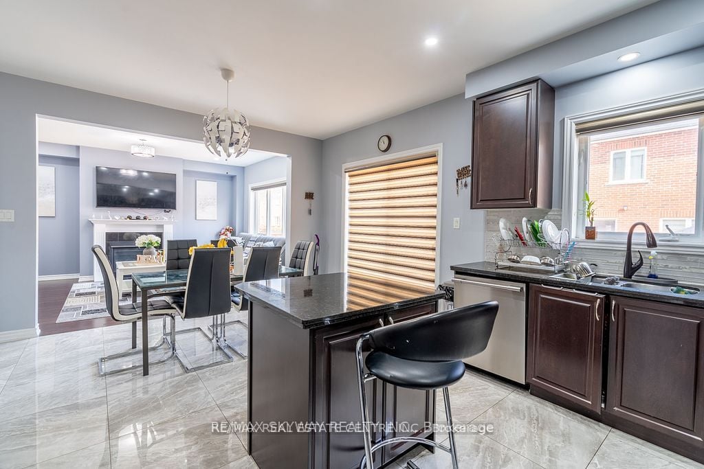 25 Hammerhead Road