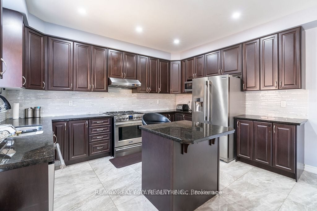 25 Hammerhead Road