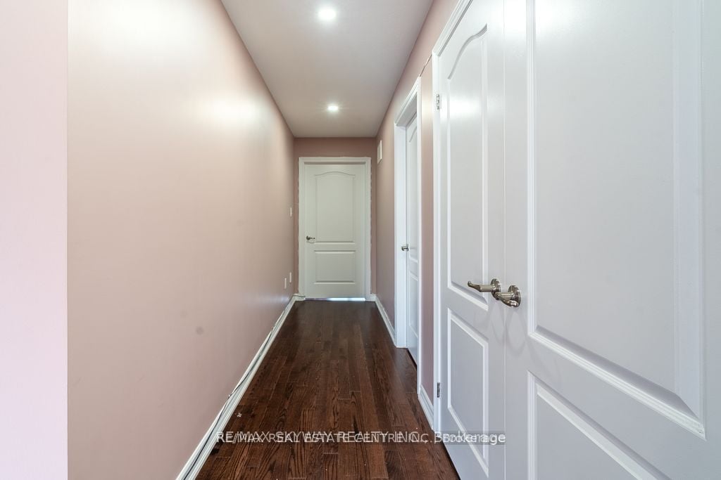 25 Hammerhead Road