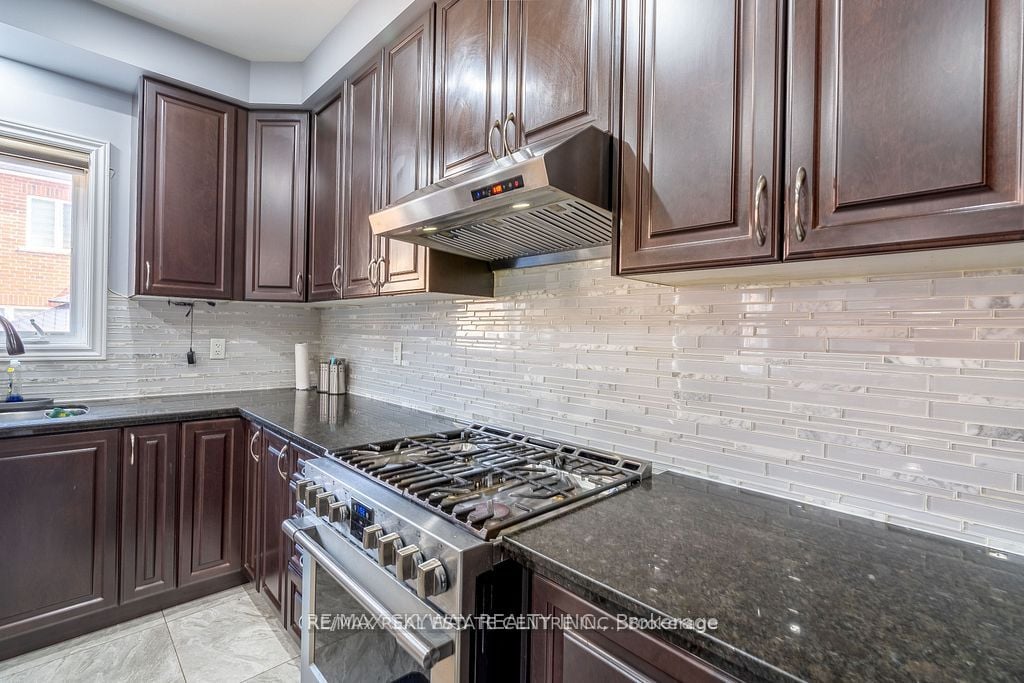 25 Hammerhead Road