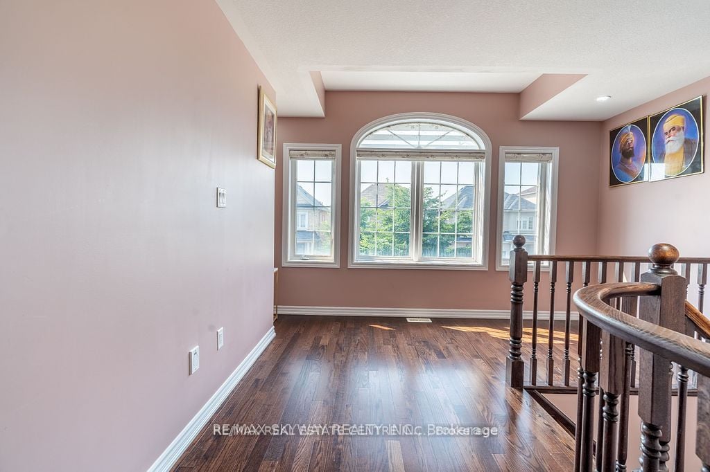 25 Hammerhead Road
