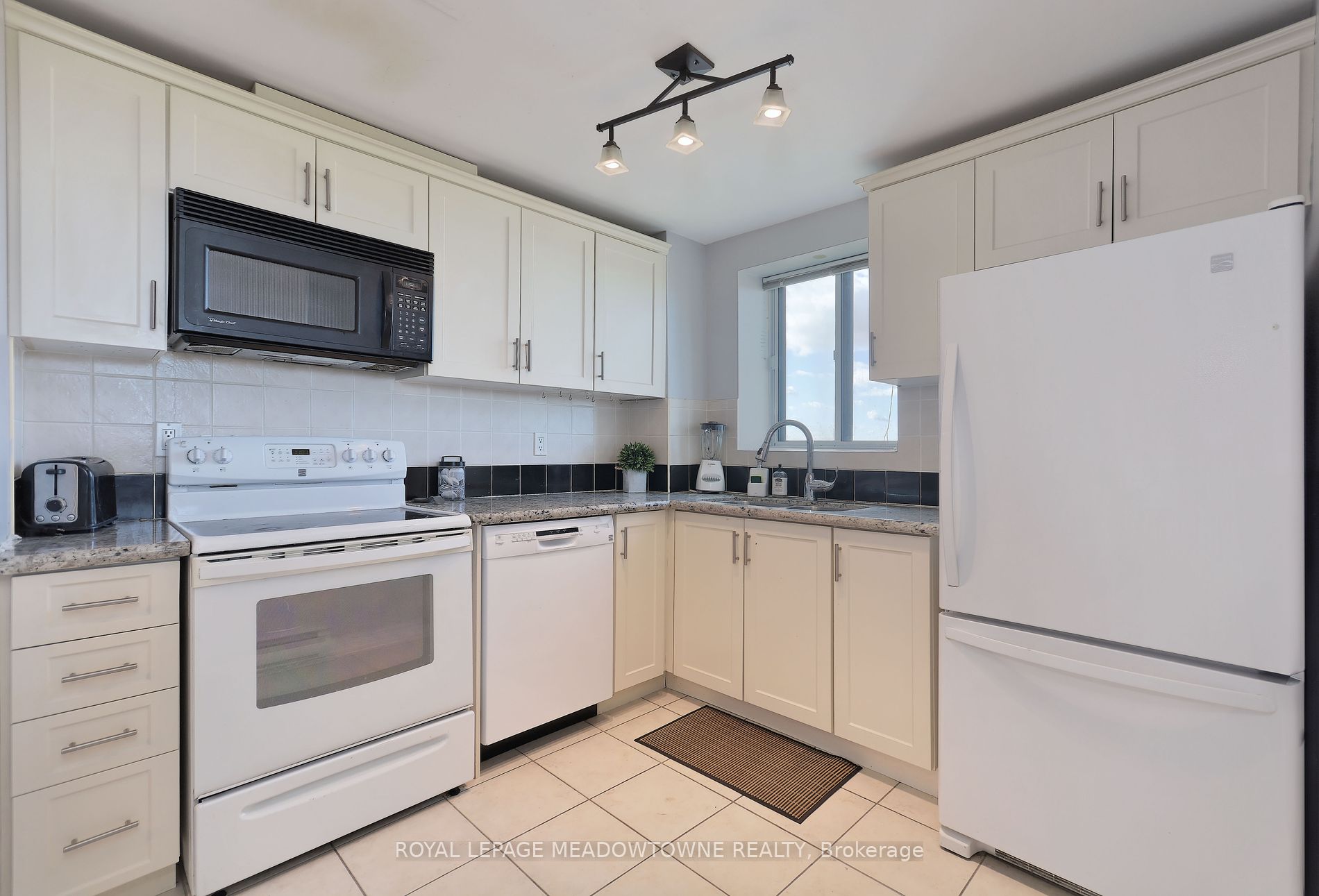 6720 Glen Erin Drive #1013