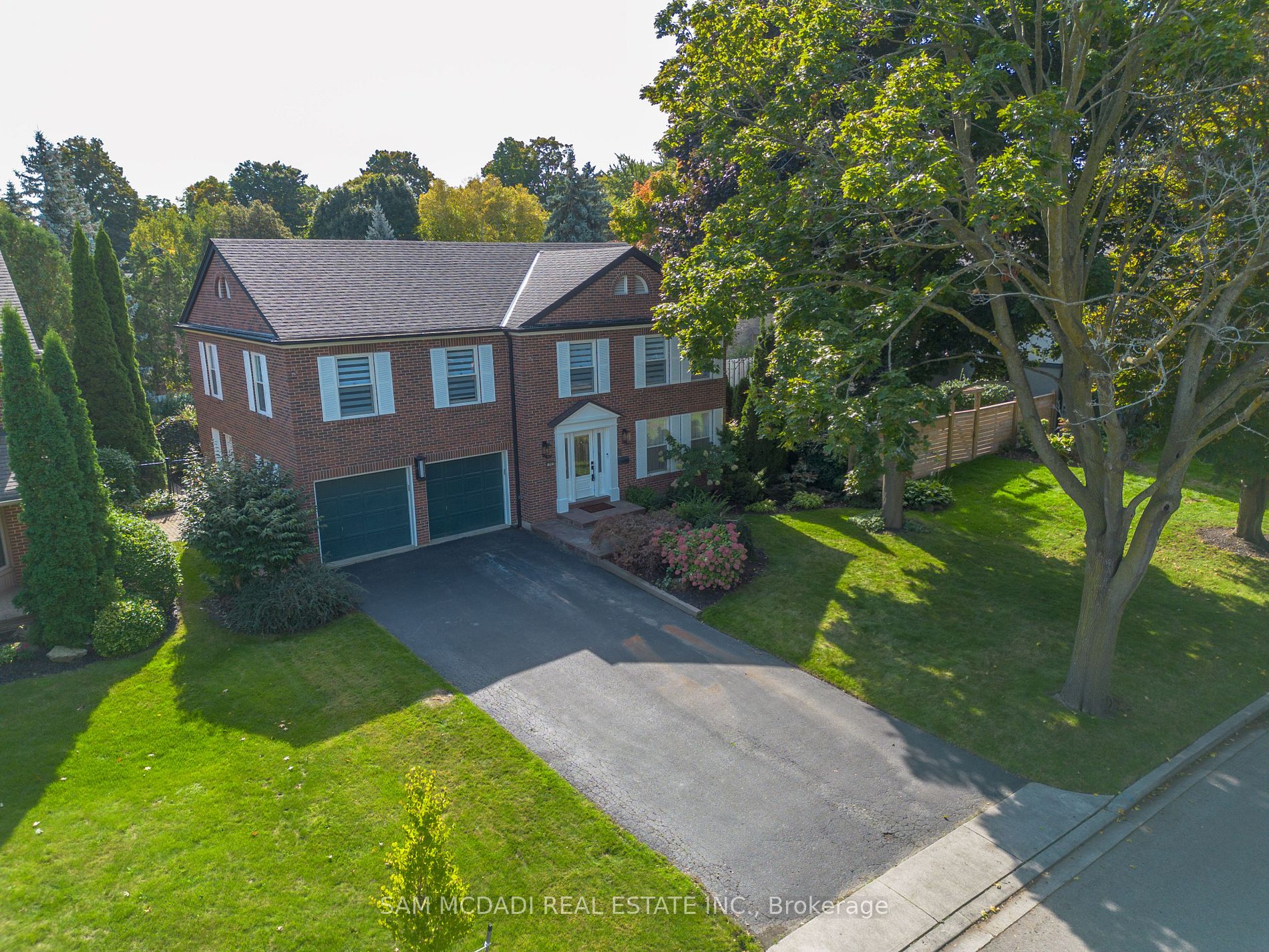 1882 Sherwood Forrest Circle