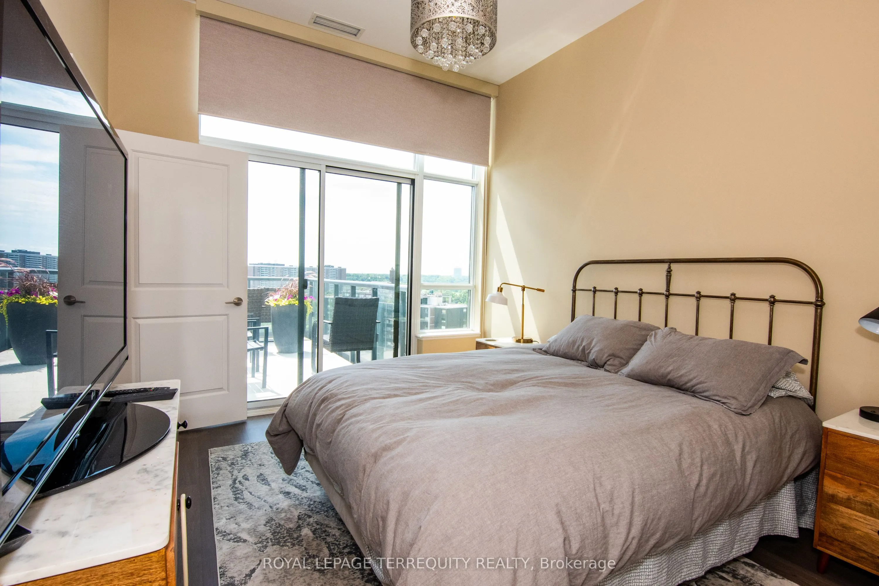35 Fontenay Court #1207