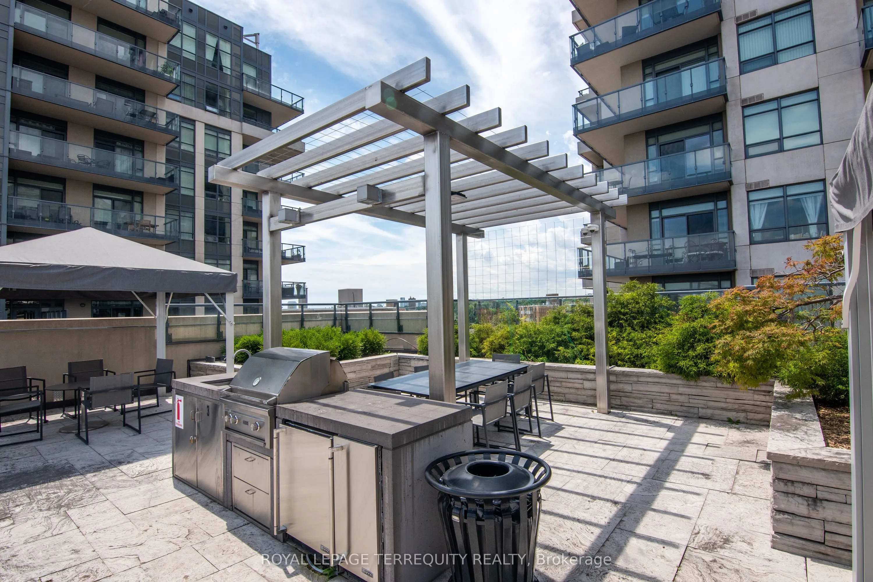 35 Fontenay Court #1207