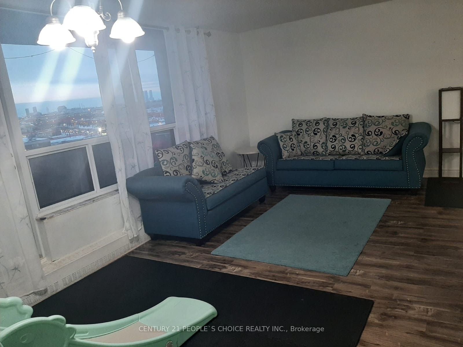 3390 Weston Road #902