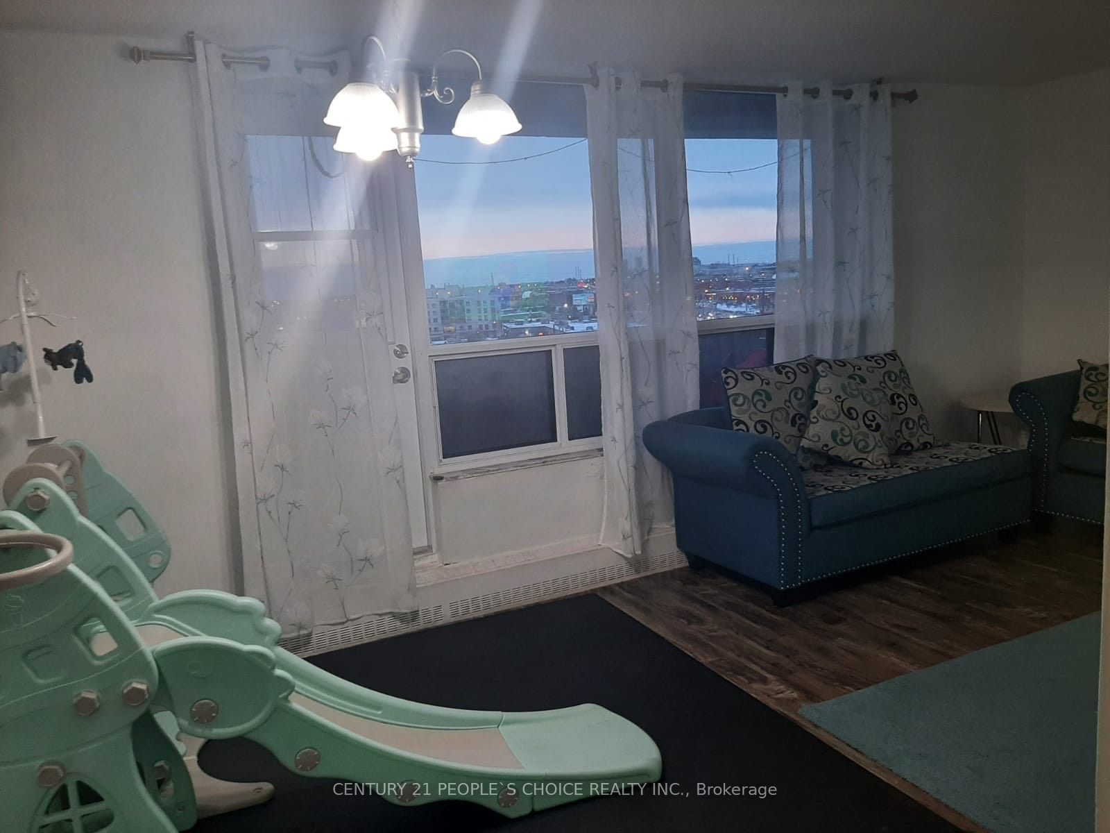 3390 Weston Road #902