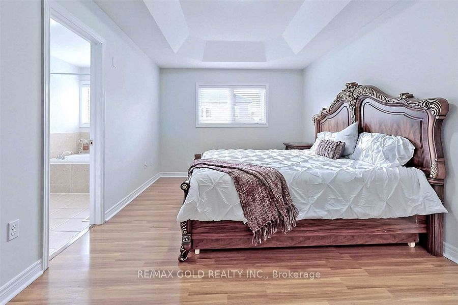 60 Swales Cres