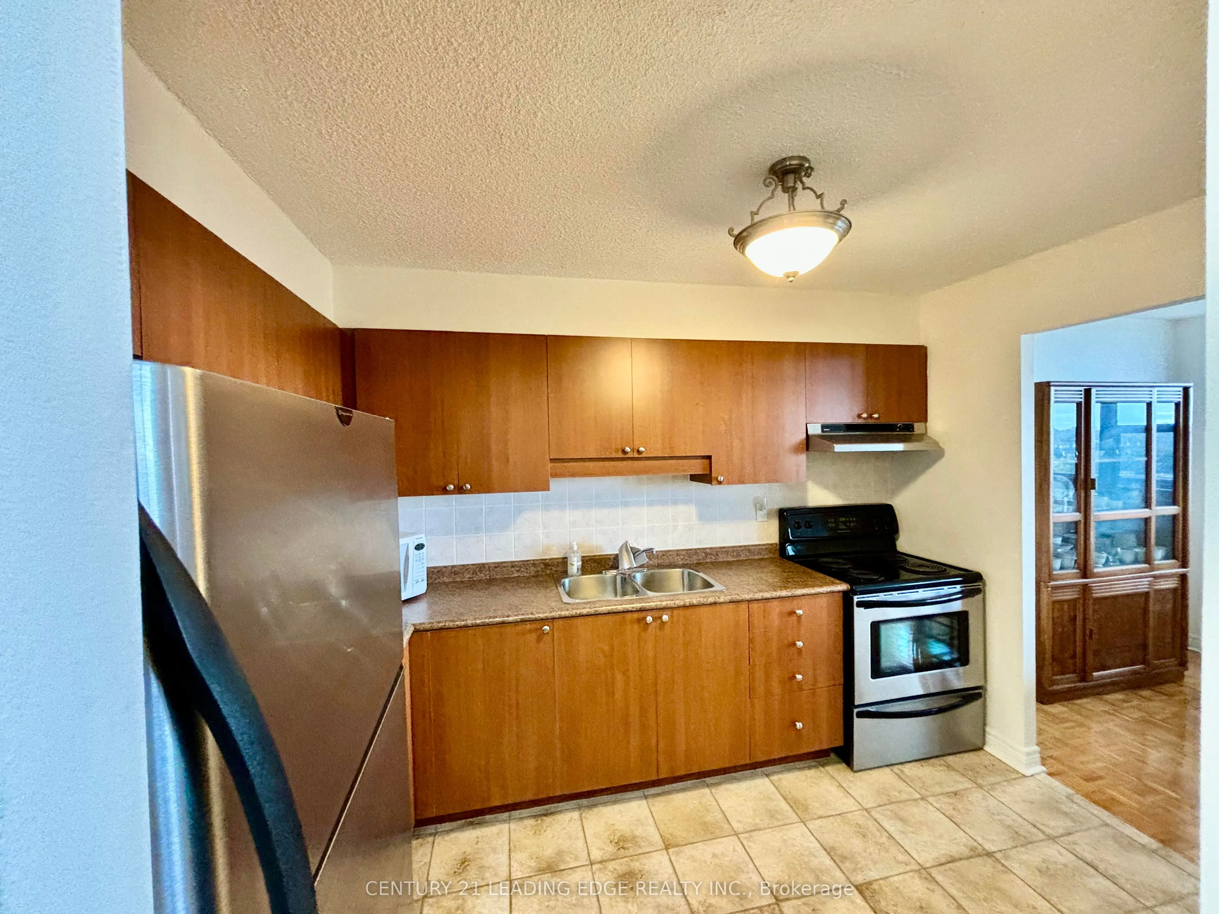 3501 Glen Erin Drive #905