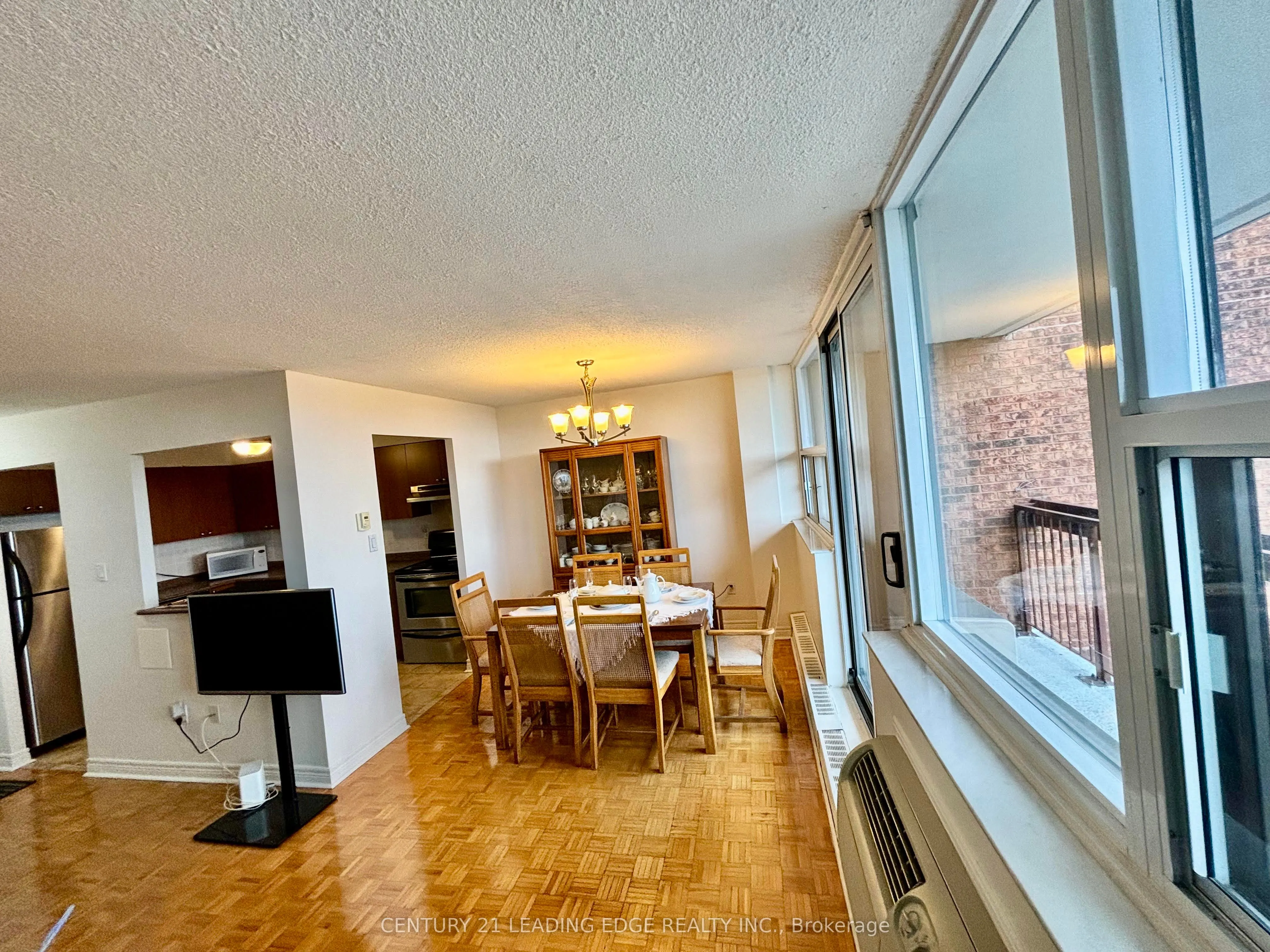 3501 Glen Erin Drive #905