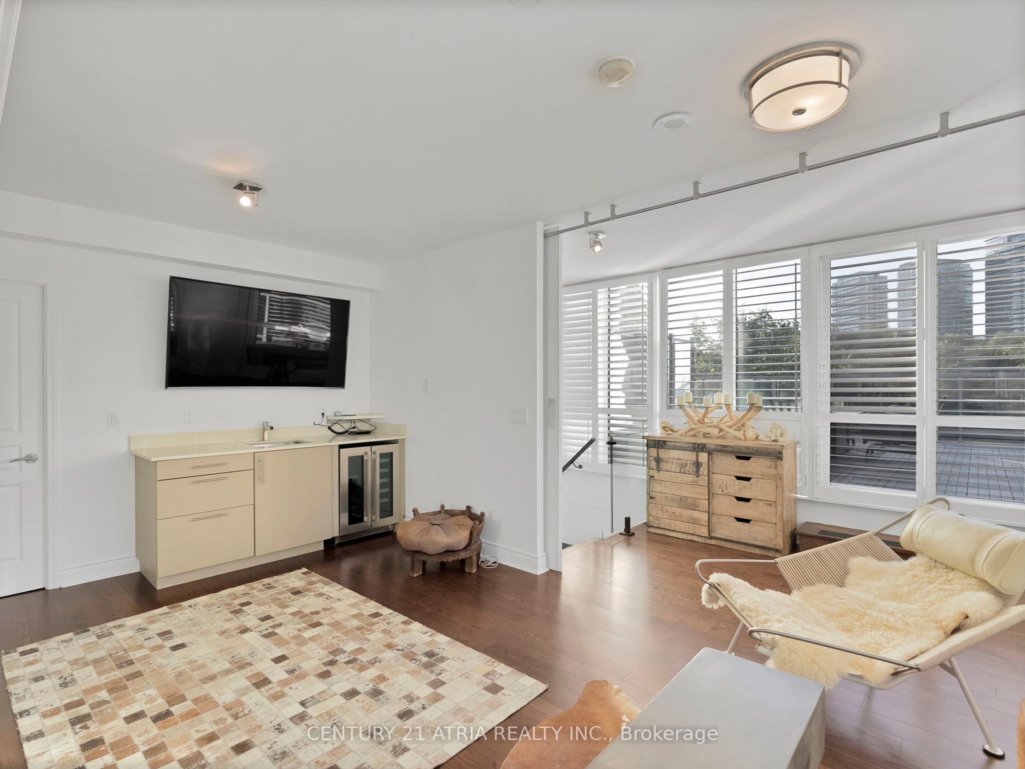 2230 Lake Shore Boulevard W #107