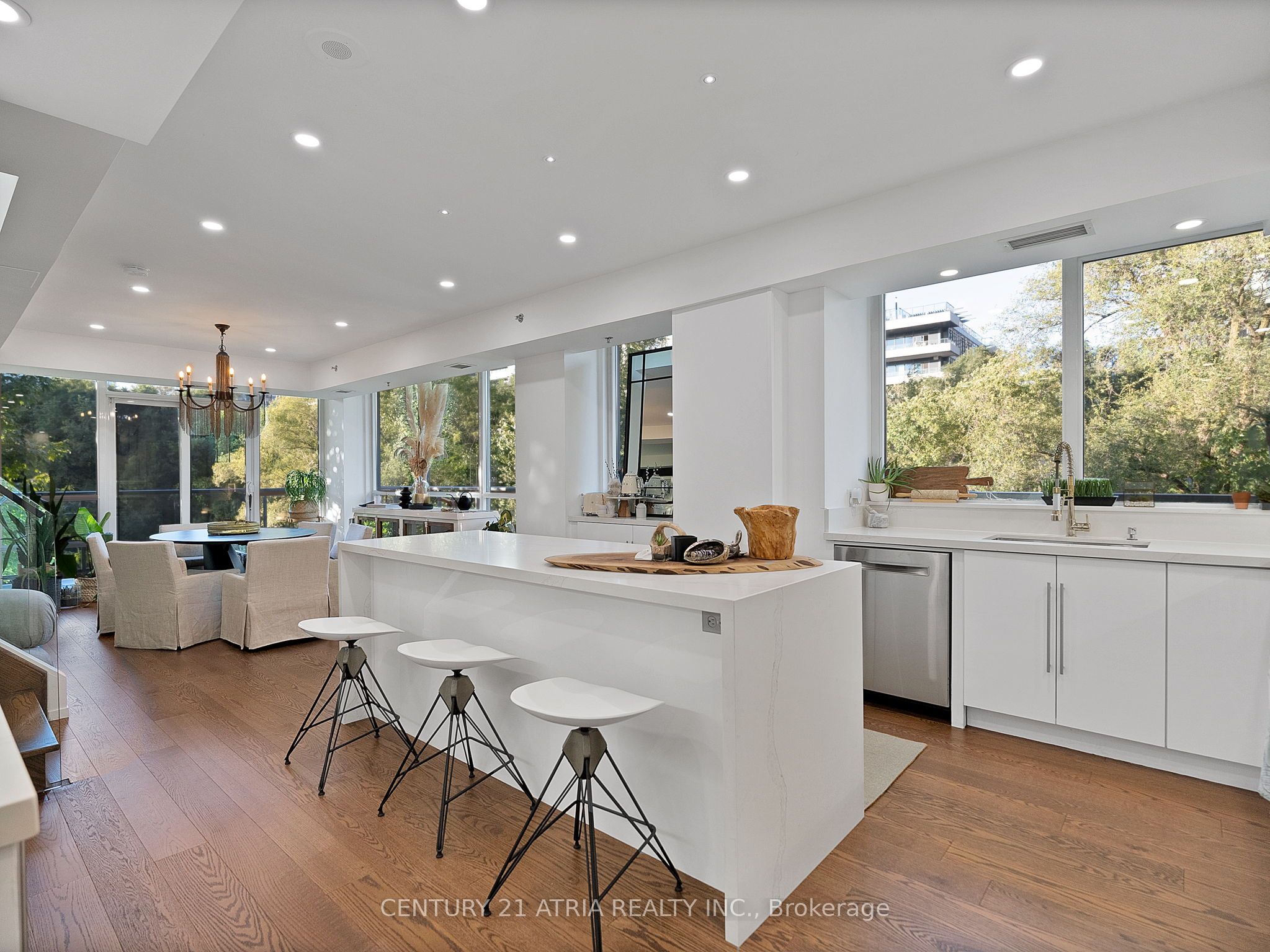 2230 Lake Shore Boulevard W #107