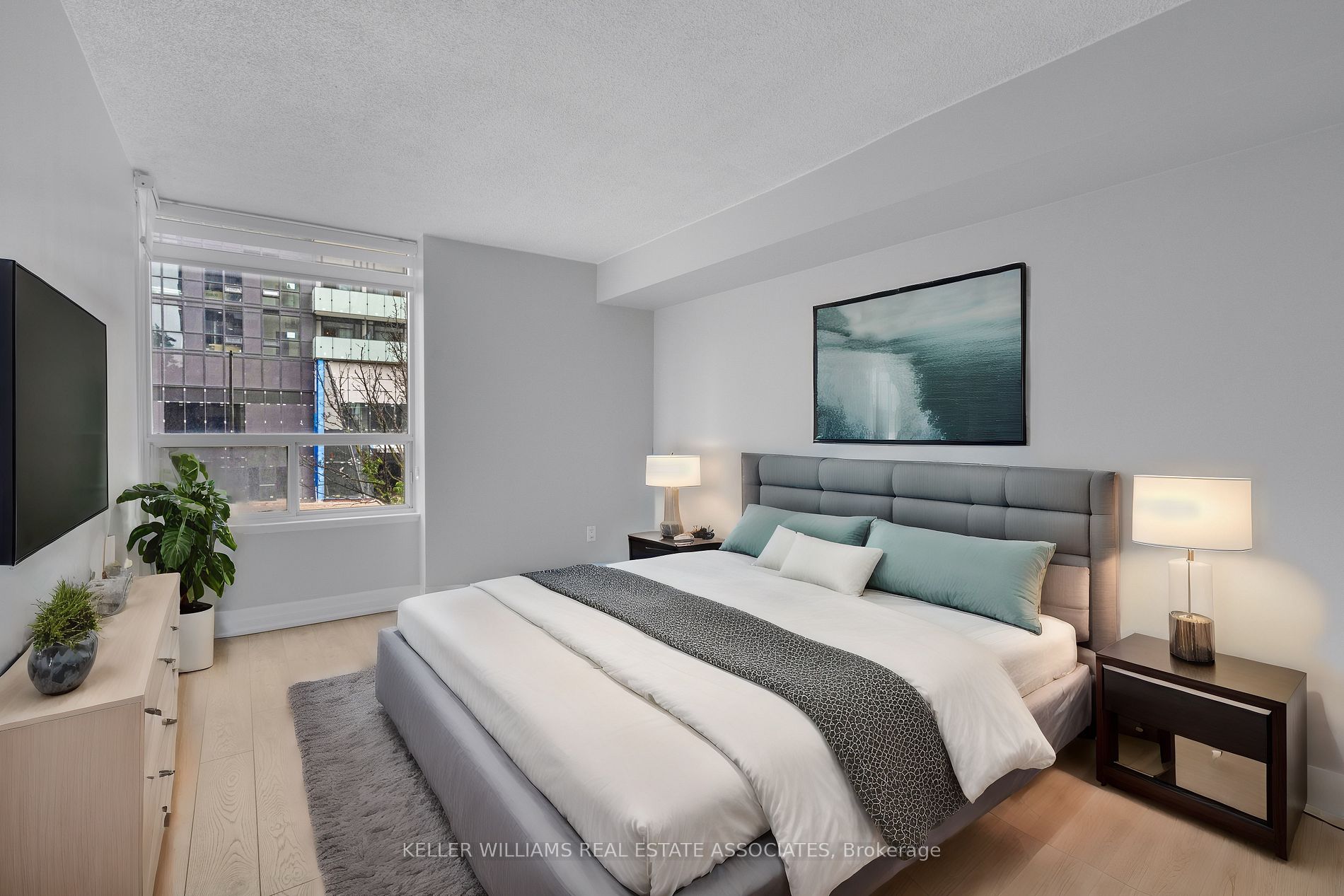 330 Rathburn Road W, #208