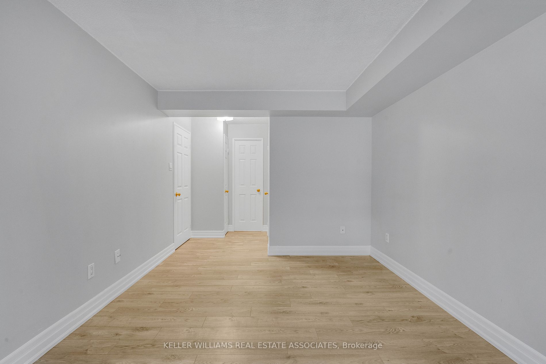 330 Rathburn Road W, #208