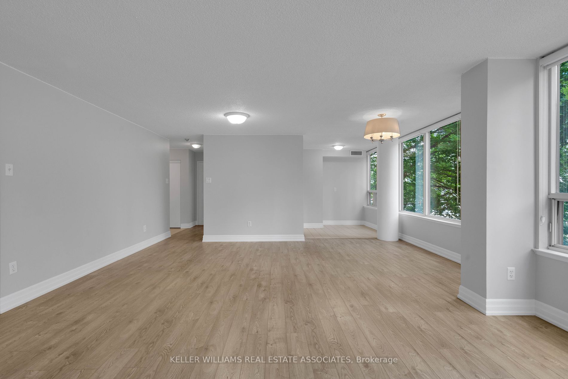 330 Rathburn Road W, #208