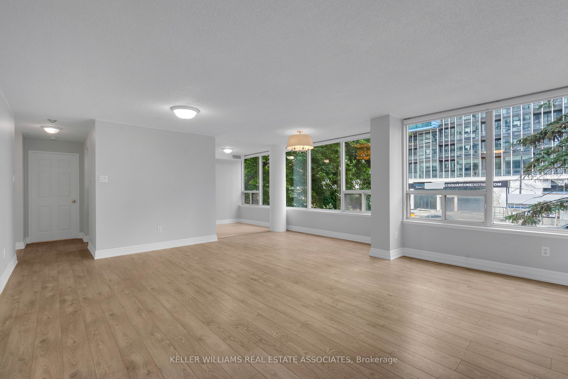 330 Rathburn Road W, #208
