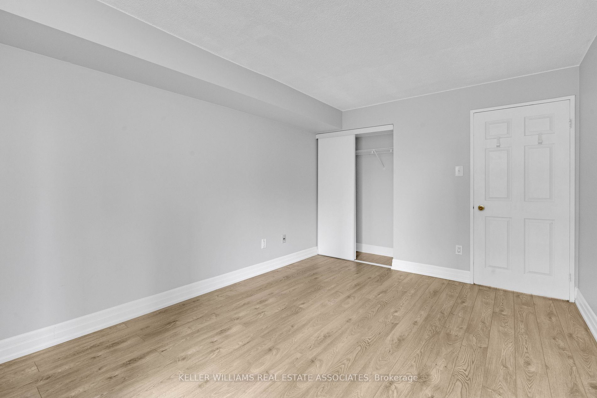330 Rathburn Road W, #208