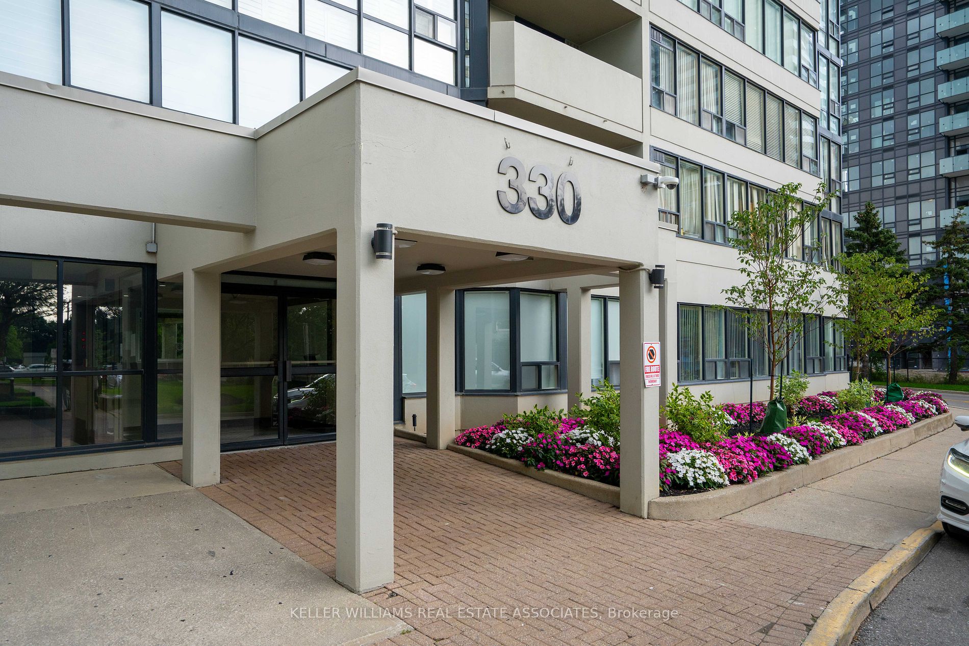 330 Rathburn Road W, #208