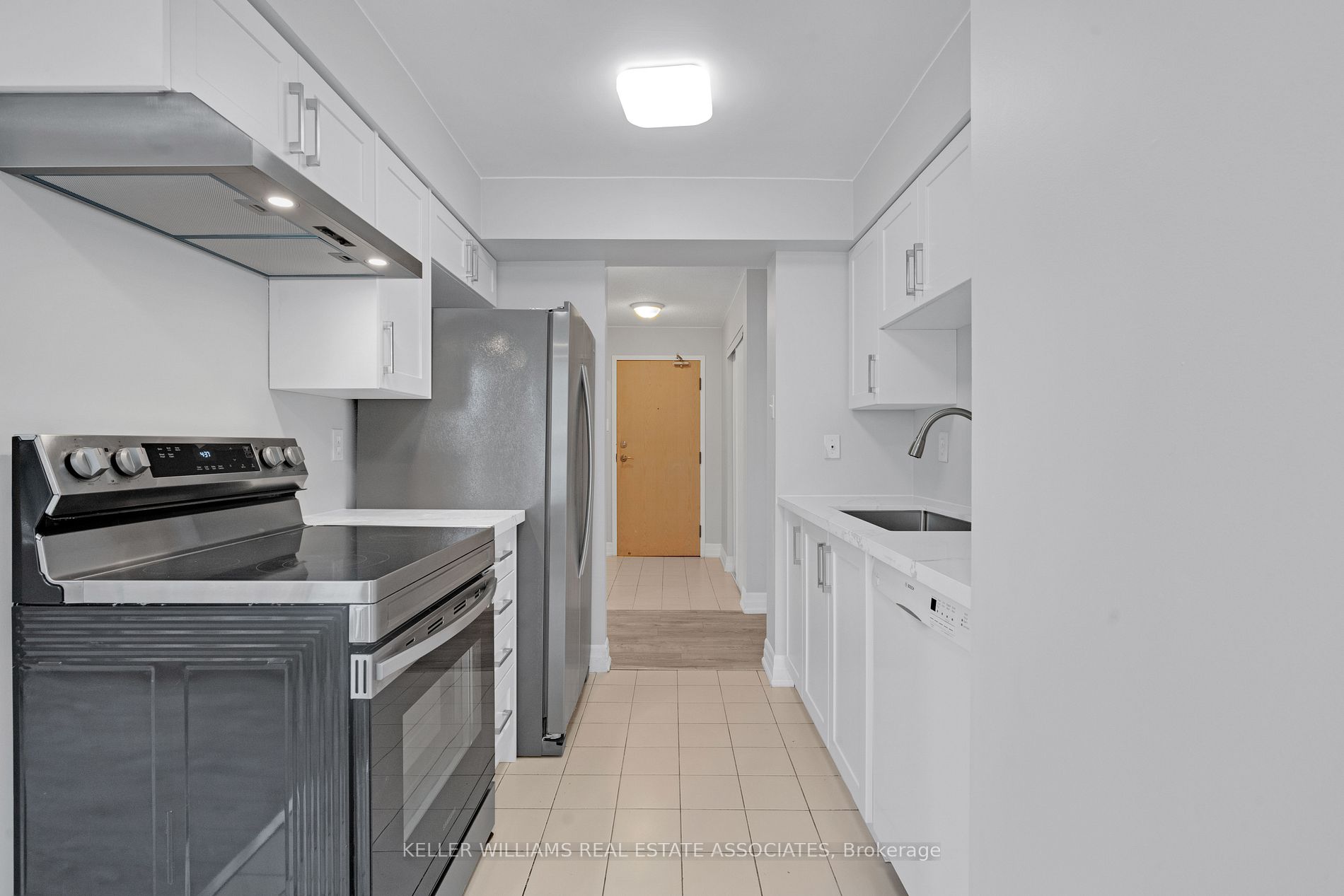 330 Rathburn Road W, #208