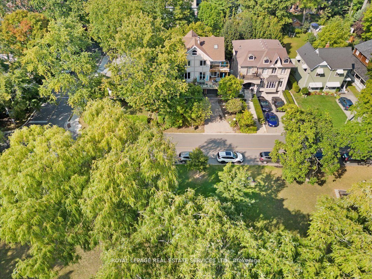 276 Lake Promenade