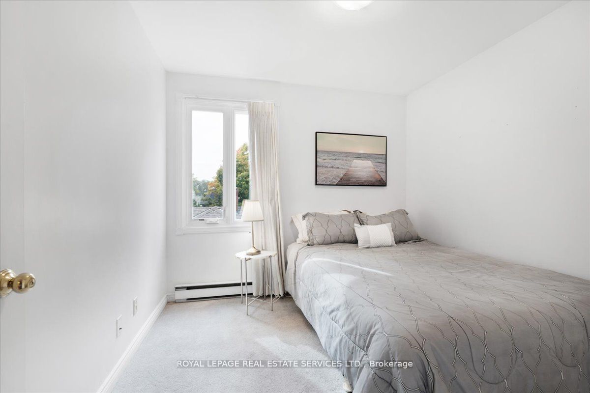 276 Lake Promenade