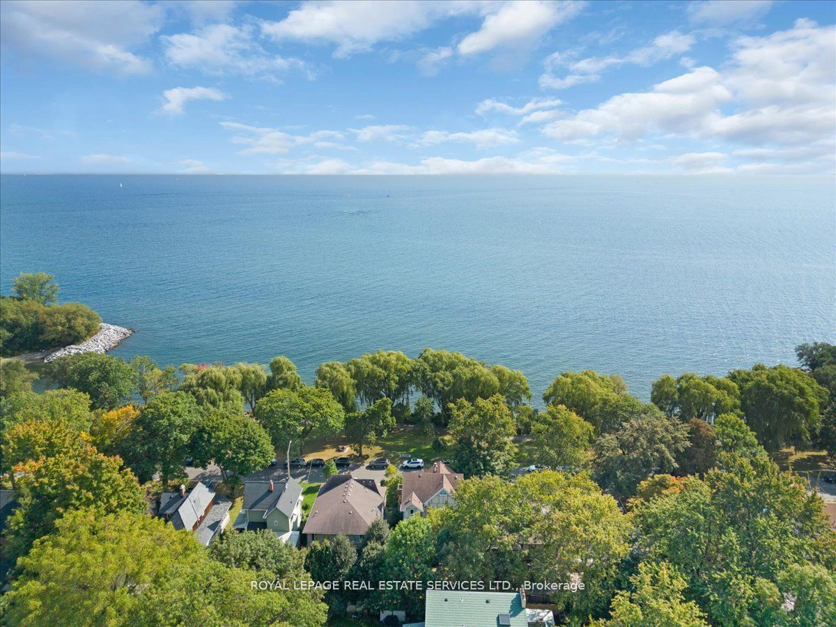 276 Lake Promenade