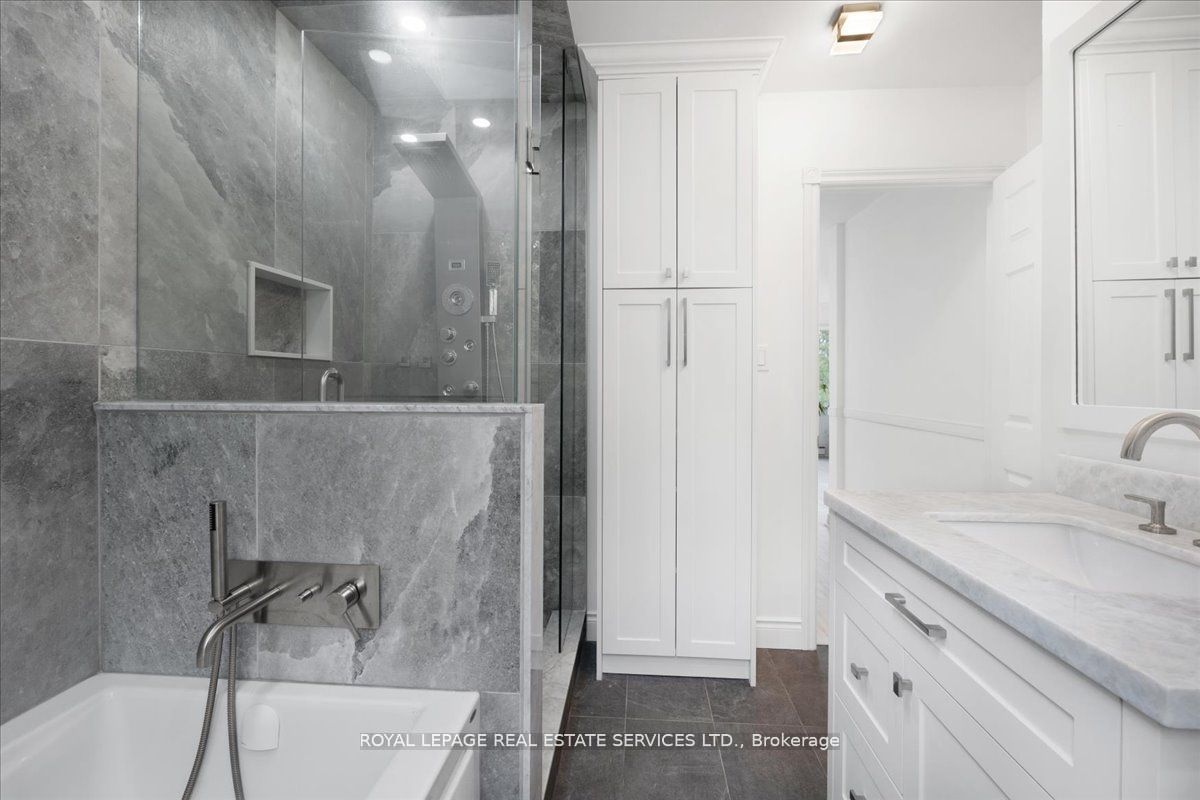 276 Lake Promenade