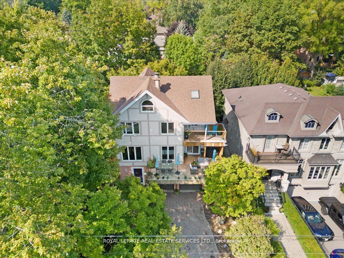 276 Lake Promenade