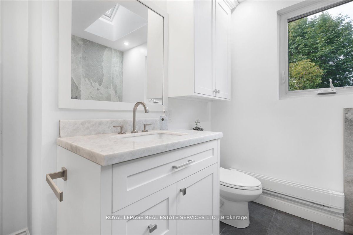 276 Lake Promenade